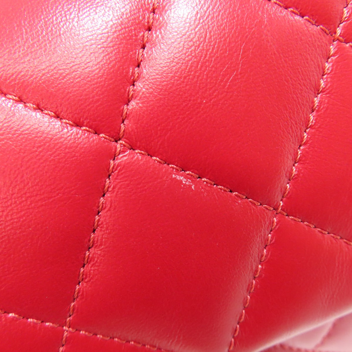 CHANEL ChainShoulder Matelasse GoldHardware Shoulder Bag Lambskin Ladies [Used]