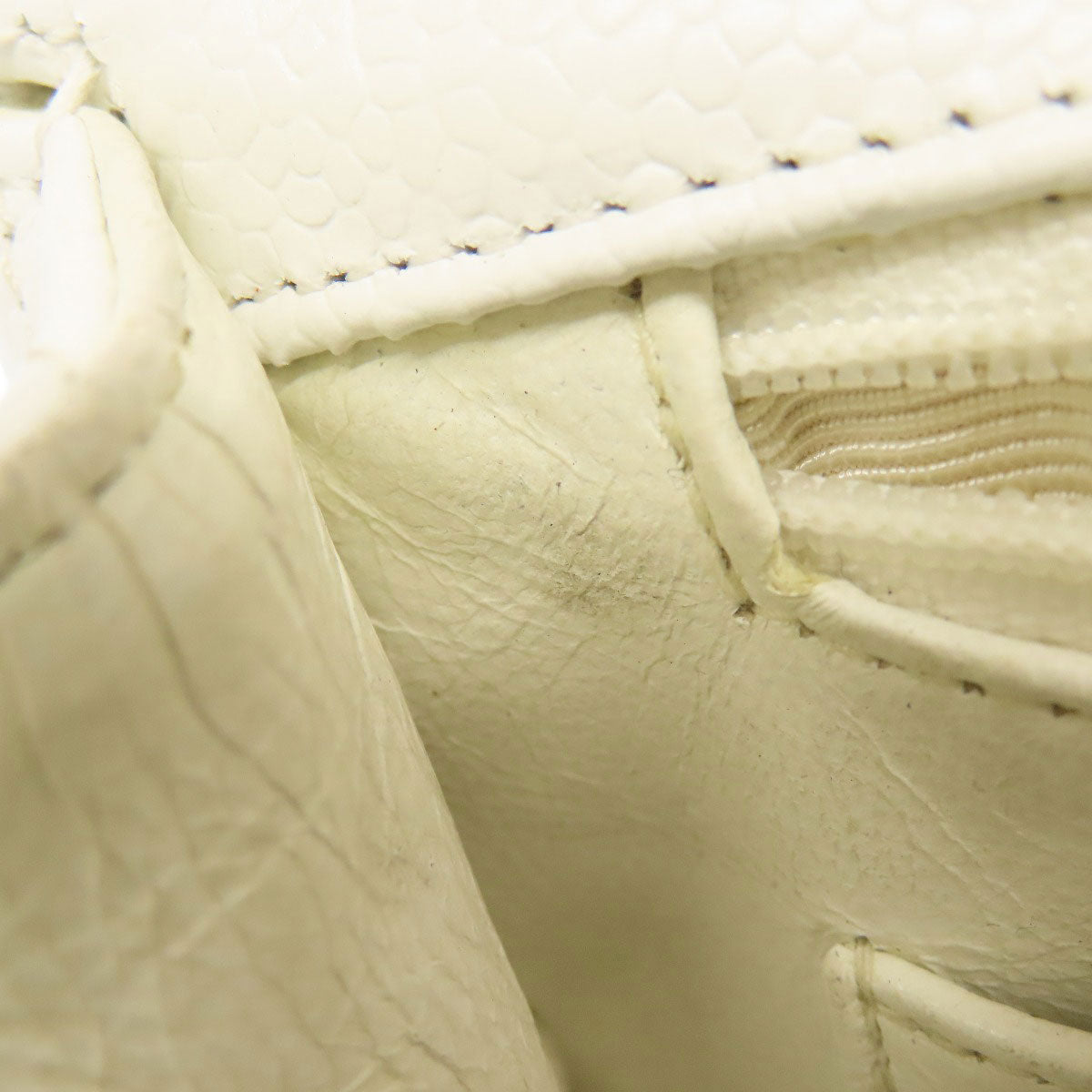 CHANEL ChainShoulder Matelasse SilverHardware Shoulder Bag Grained Calfskin Skin Ladies [Used]