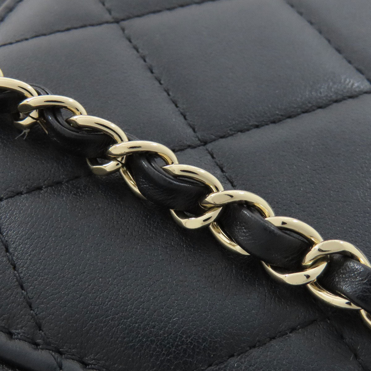 CHANEL Matelasse GoldHardware 2WAY Handbag Lambskin Ladies [Used]