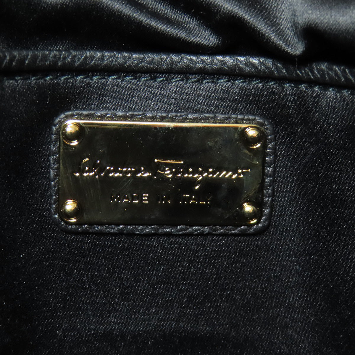 Salvatore Ferragamo   Handbag logo Leather Ladies