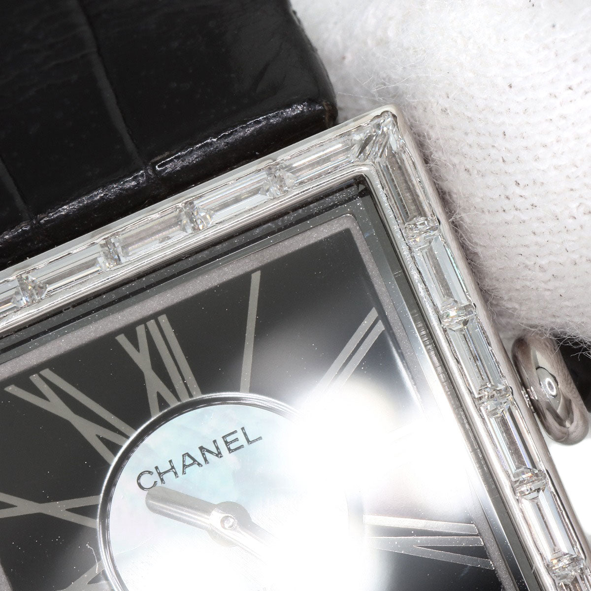 CHANEL Mademoiselle DiamondBezel Watches H0106 K18 White Gold/Leather Ladies