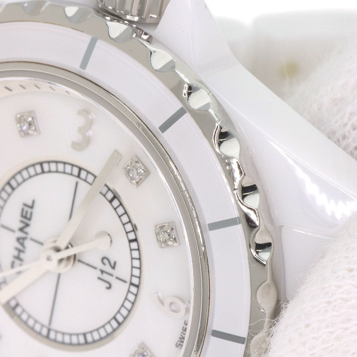 CHANEL J12 1.1" 8P Diamond White Ceramic Watches H2570 Ceramic/Ceramic Ladies