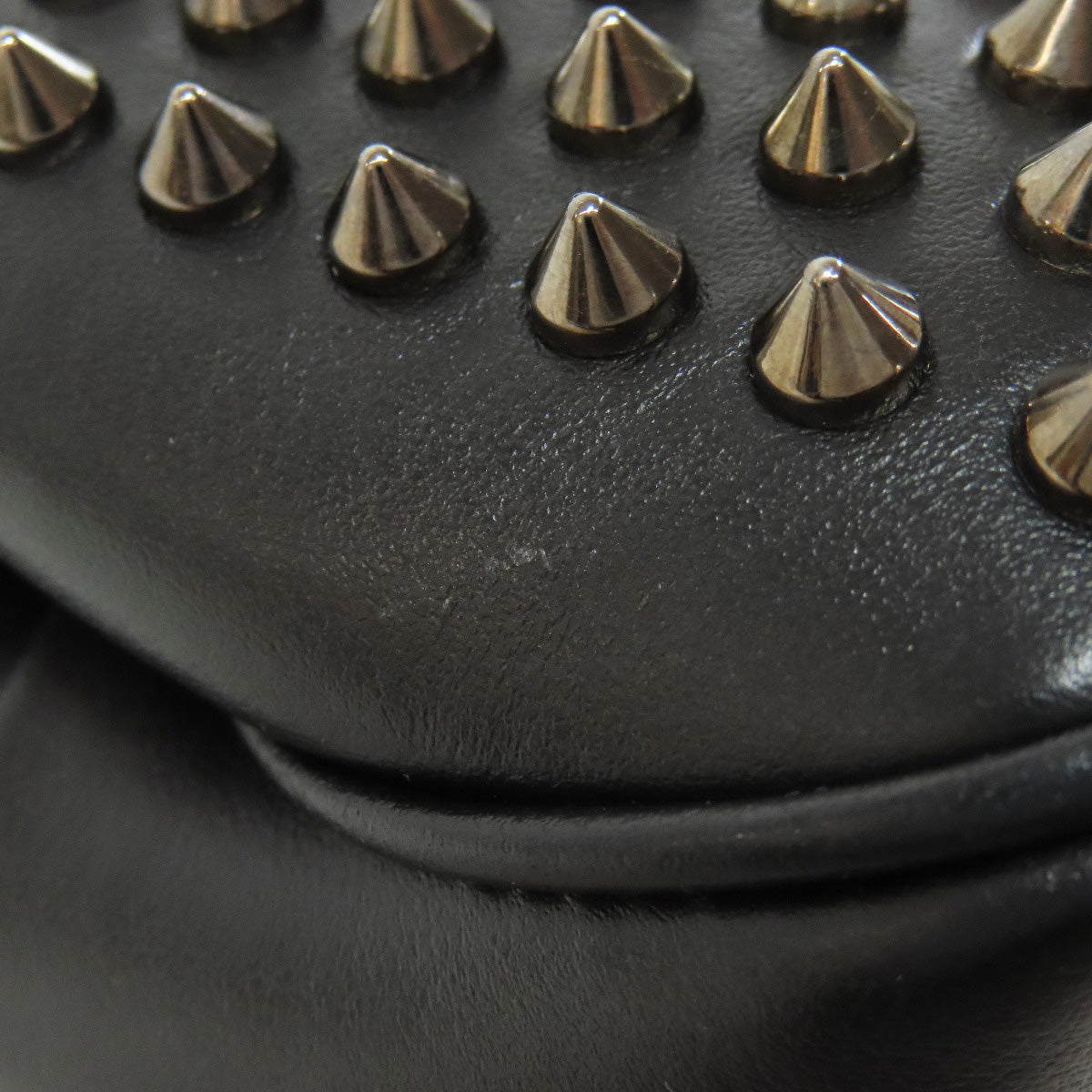 クリスチャンルブタン スパイク ショルダーバッグ レザー レディース 【中古】【Christian Louboutin】
