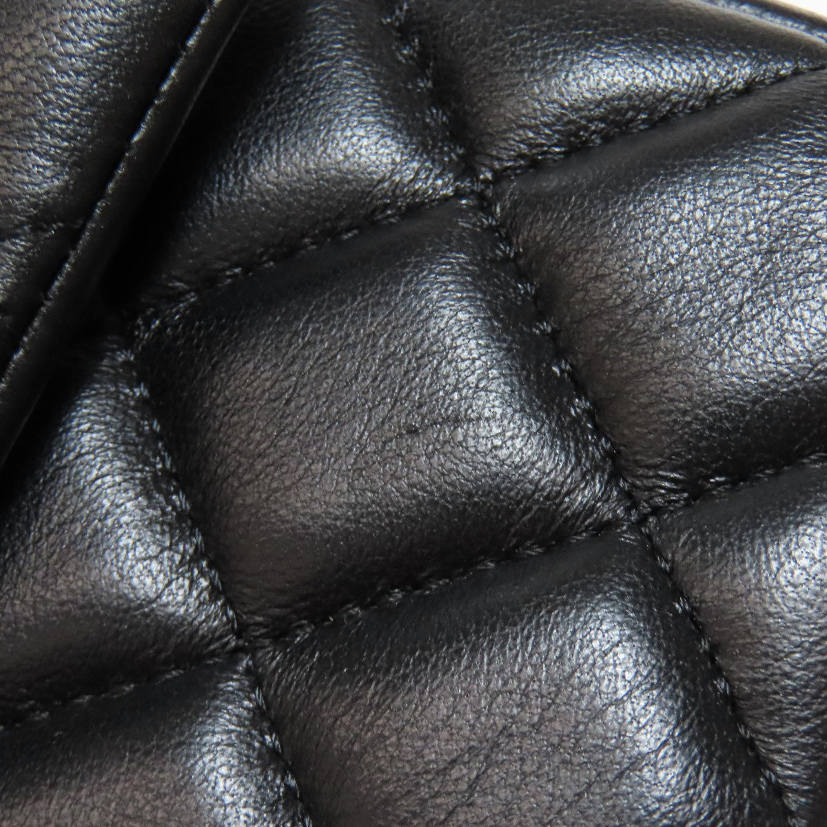 CHANEL Matelasse GoldHardware Shoulder Bag Lambskin Ladies [Used]