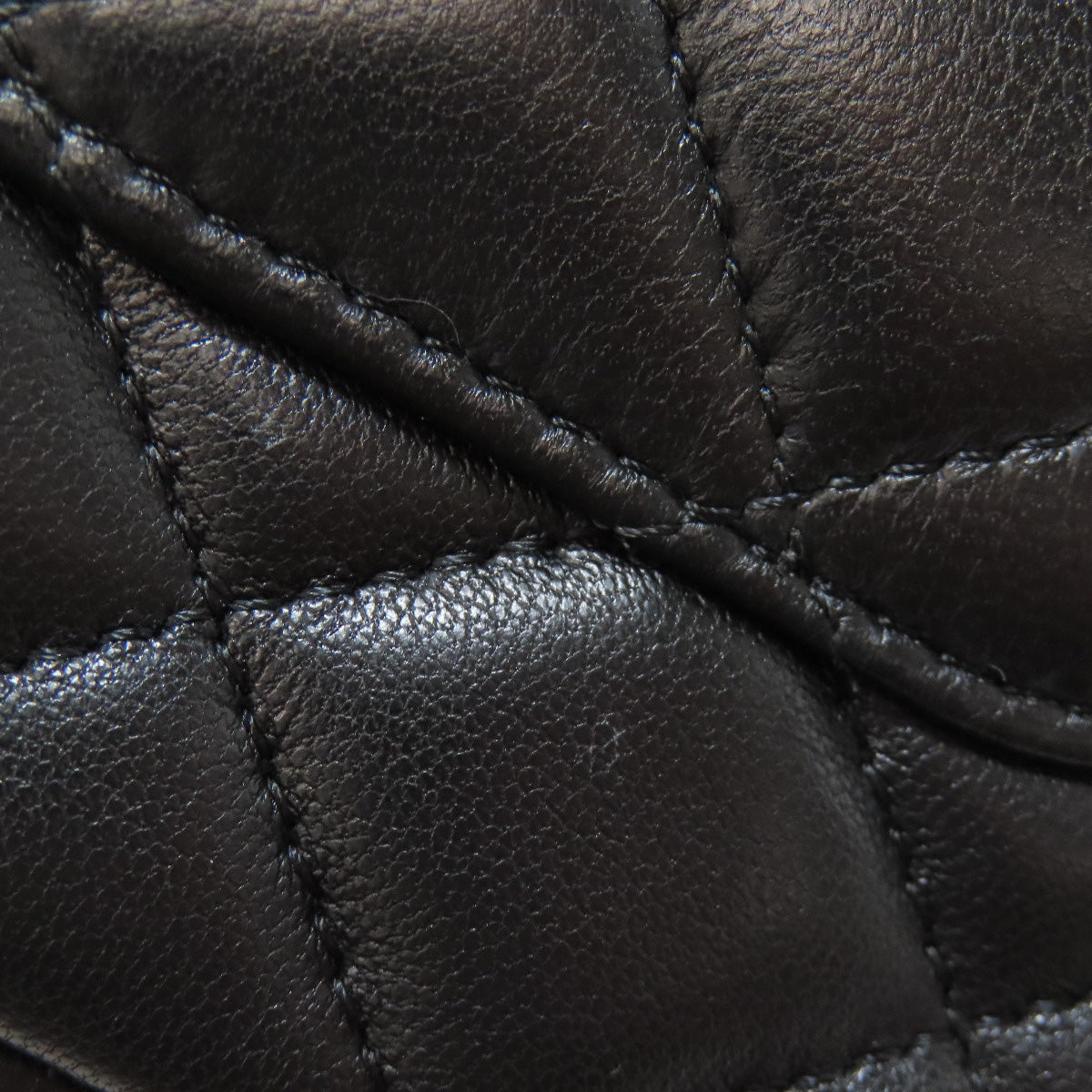 CHANEL Matelasse GoldHardware Shoulder Bag Lambskin Ladies [Used]