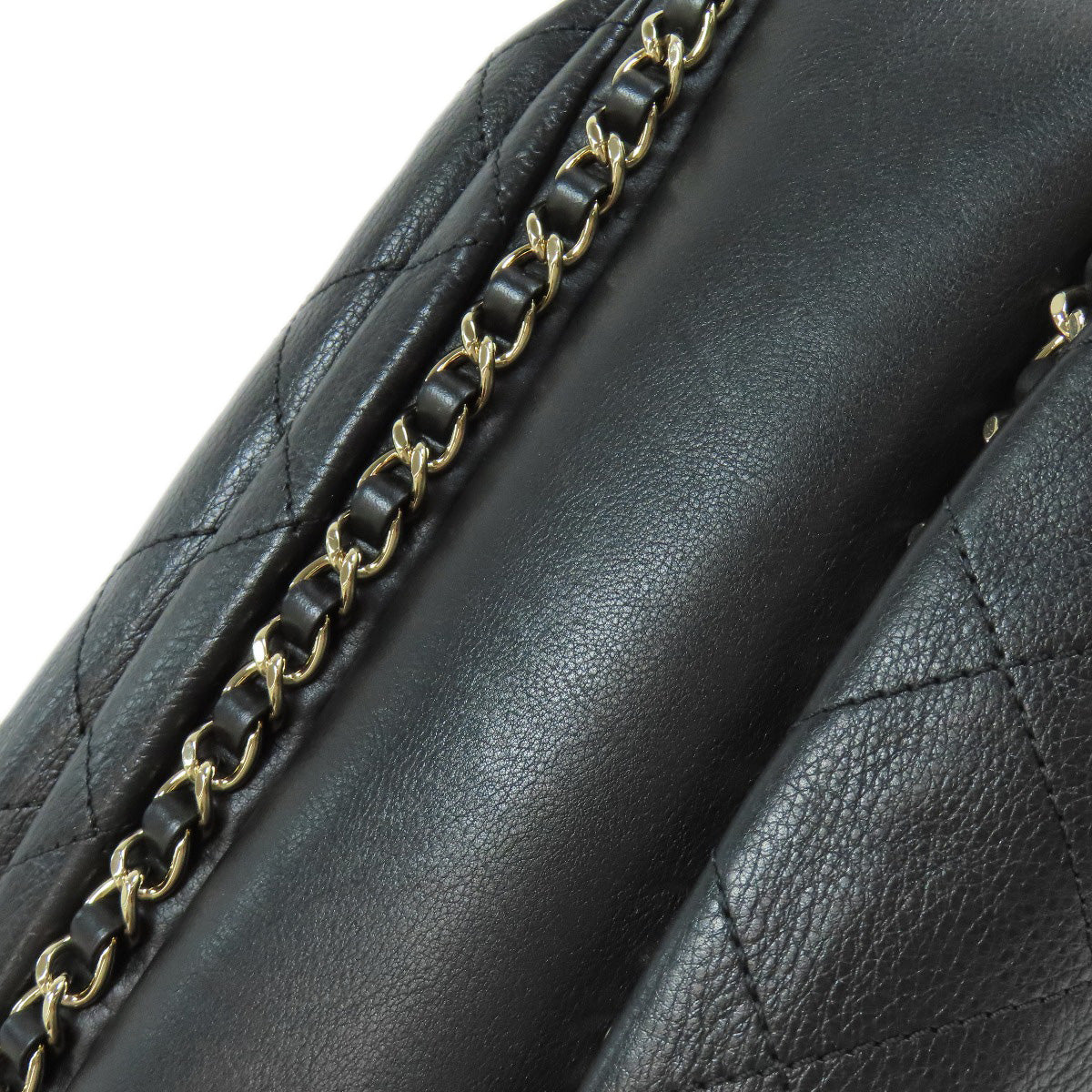 CHANEL Matelasse GoldHardware Shoulder Bag Lambskin Ladies [Used]