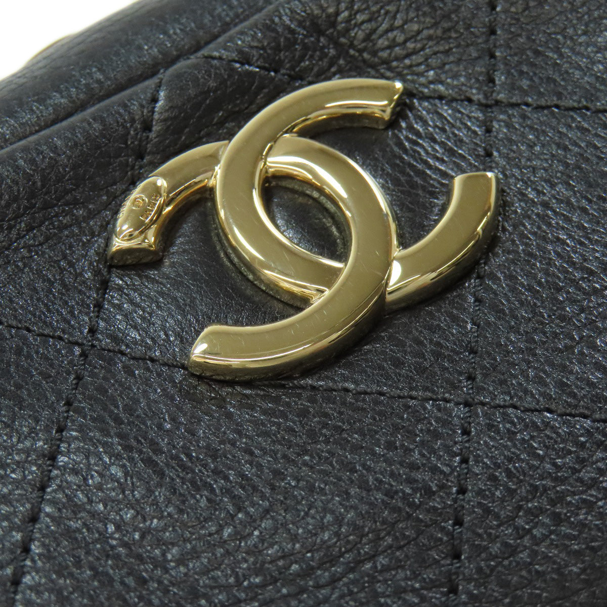 CHANEL Matelasse GoldHardware Shoulder Bag Lambskin Ladies [Used]