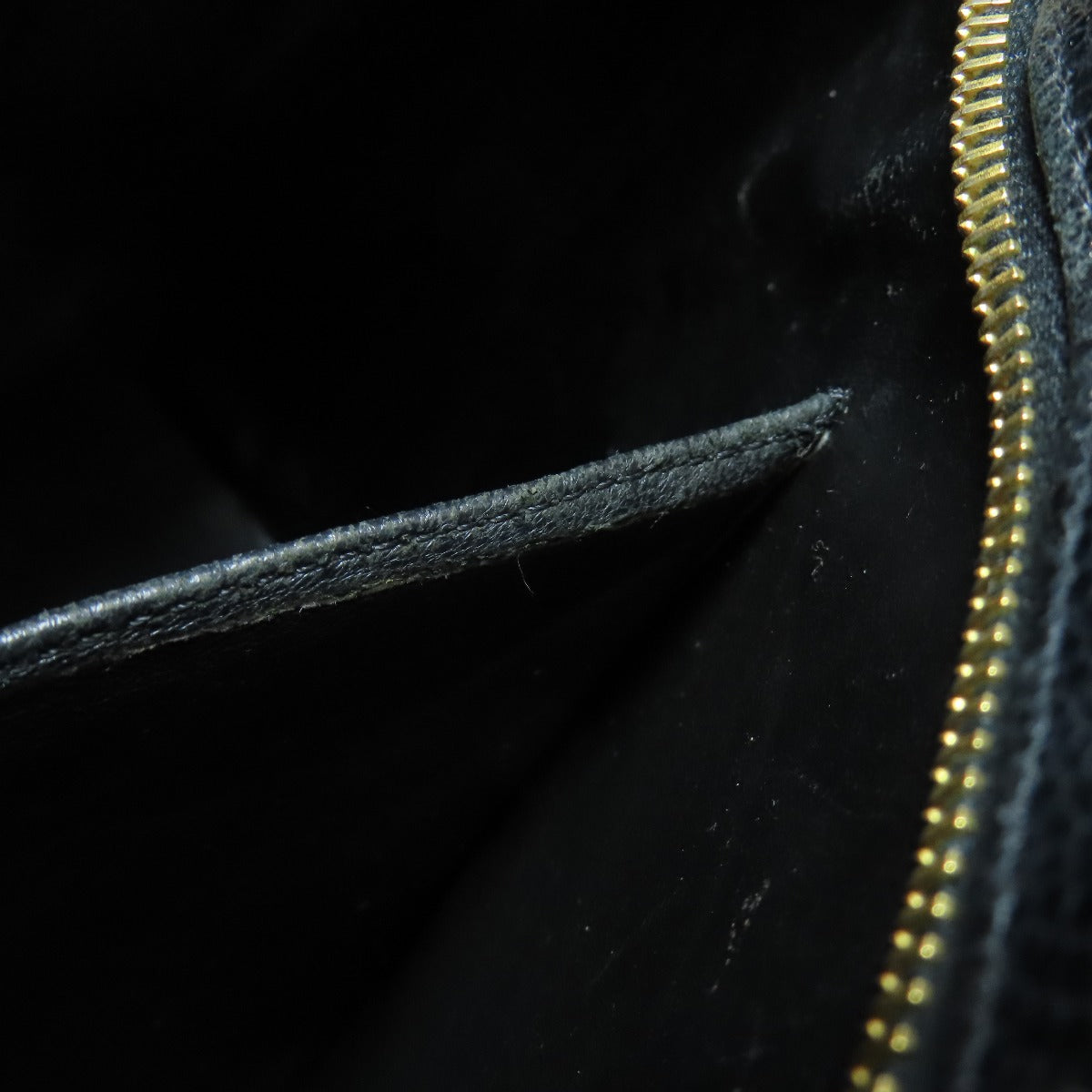 CHANEL Medallion GoldHardware Tote Bag Grained Calfskin Skin Ladies [Used]