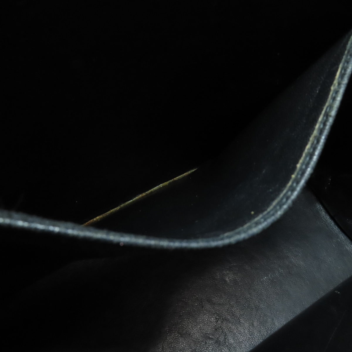 CHANEL Medallion GoldHardware Tote Bag Grained Calfskin Skin Ladies [Used]