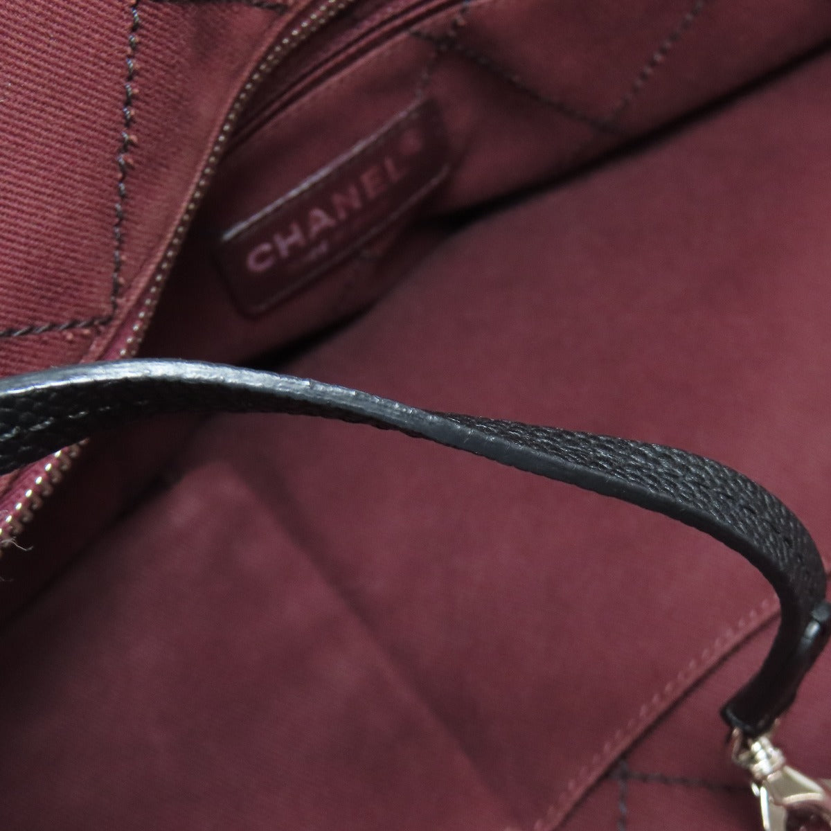 CHANEL Matelasse SilverHardware Tote Bag Grained Calfskin Skin Ladies [Used]