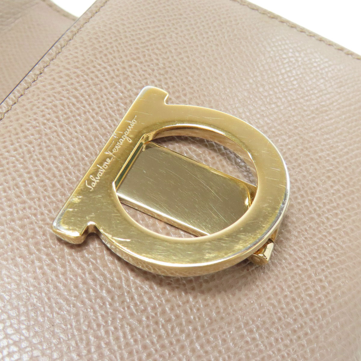 Salvatore Ferragamo Gancini Hardware motif Bifold Wallet with Coin Pocket Leather Ladies [Used]