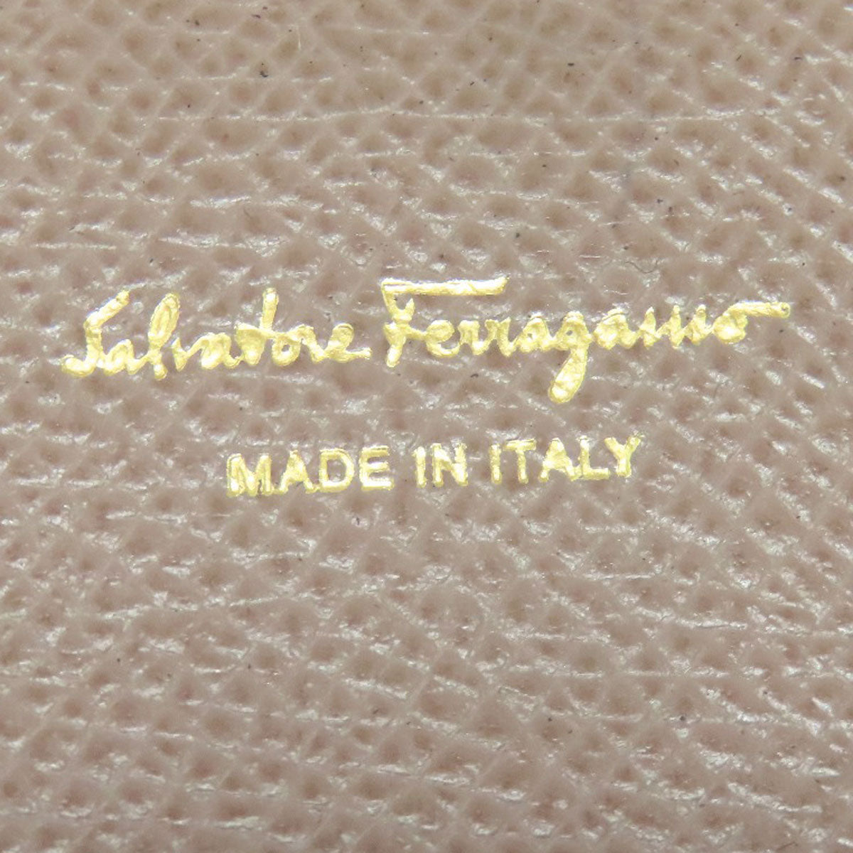 Salvatore Ferragamo Gancini Hardware motif Bifold Wallet with Coin Pocket Leather Ladies [Used]