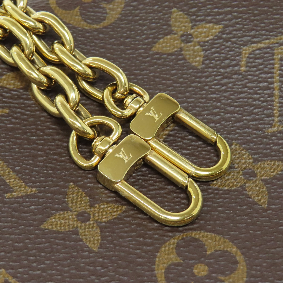 LOUIS VUITTON M81098 loop Shoulder Bag Monogram canvas Ladies [Used]