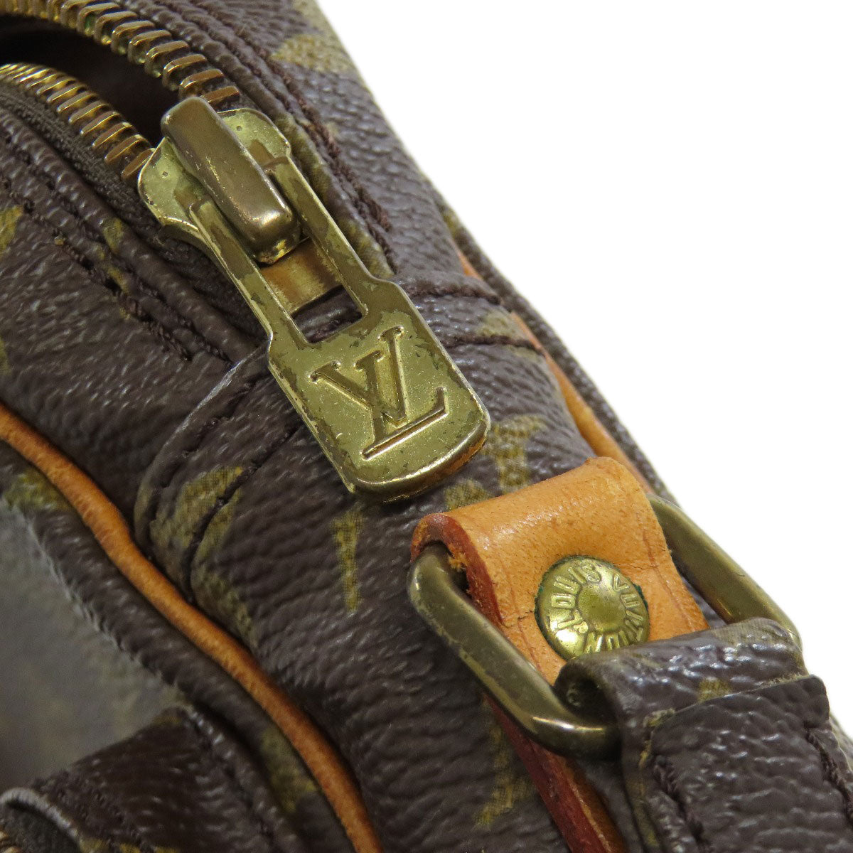 LOUIS VUITTON M45236 Amazon Shoulder Bag Monogram canvas Ladies [Used]