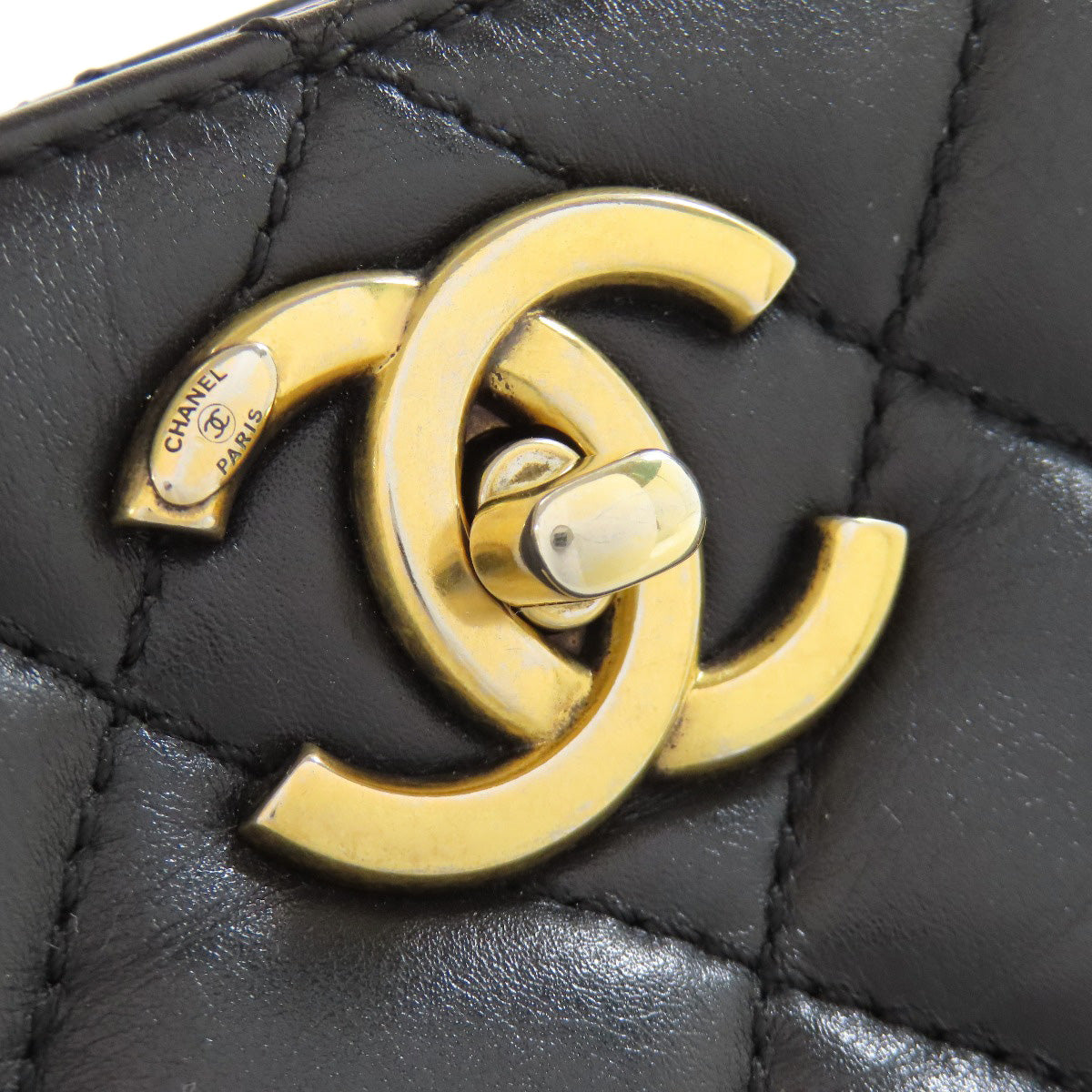 CHANEL Chain bag Matelasse Gold Hardware Shoulder Bag Lambskin Ladies [Used]