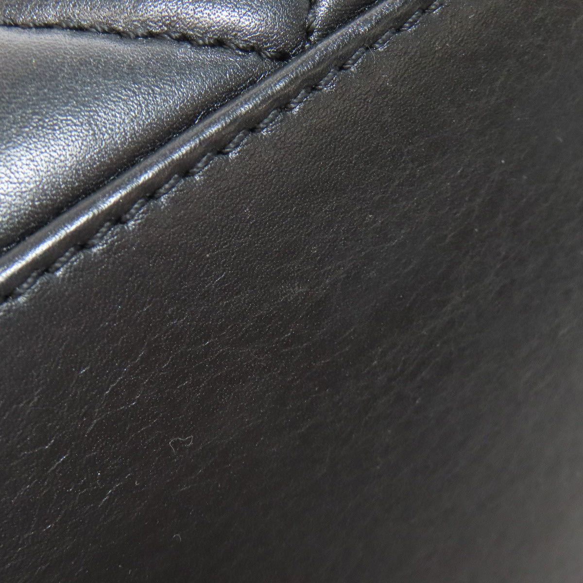 CHANEL Chain bag Matelasse Gold Hardware Shoulder Bag Lambskin Ladies [Used]