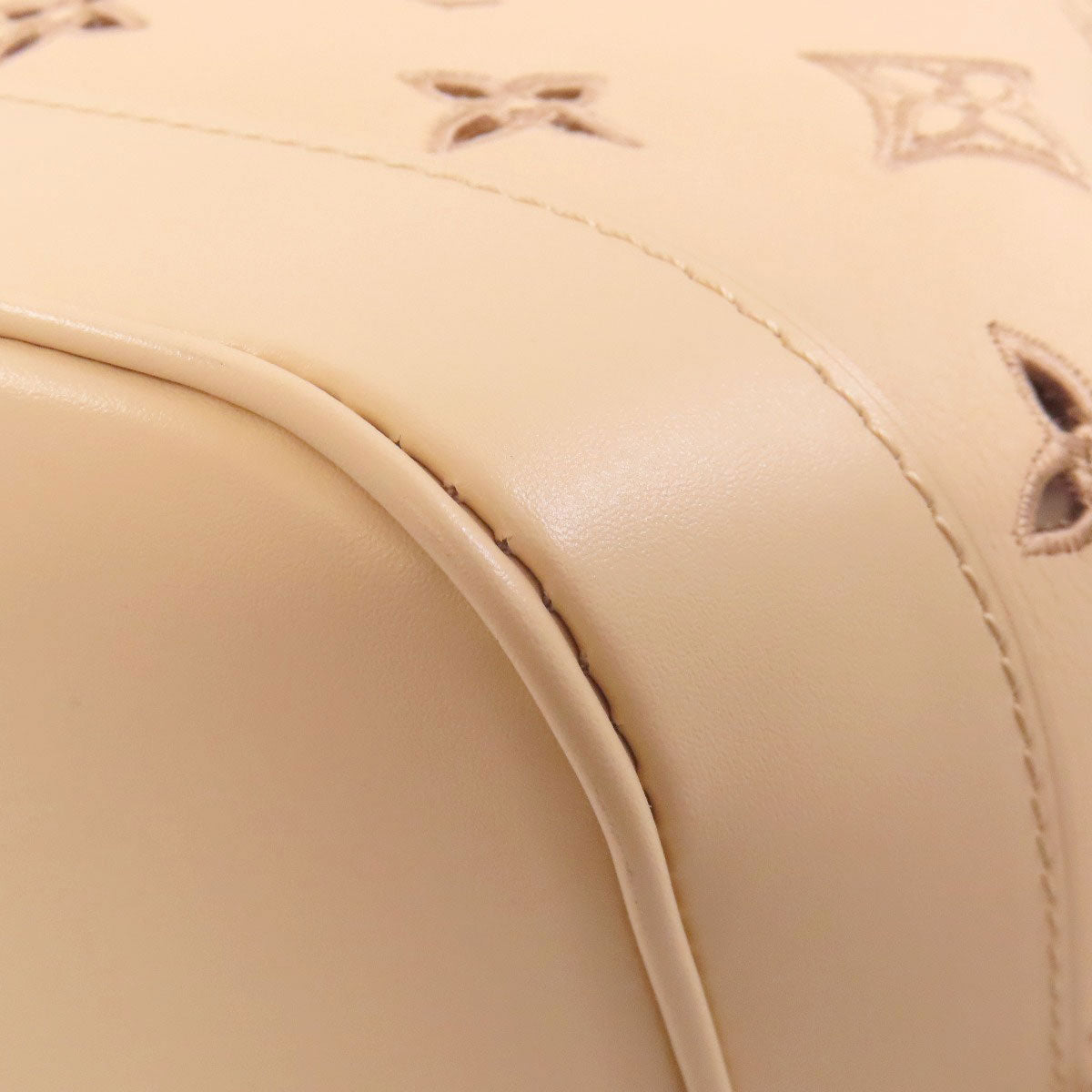 LOUIS VUITTON M22861 Petit Noe Broderie Anglaise Handbag Calf Ladies [Used]