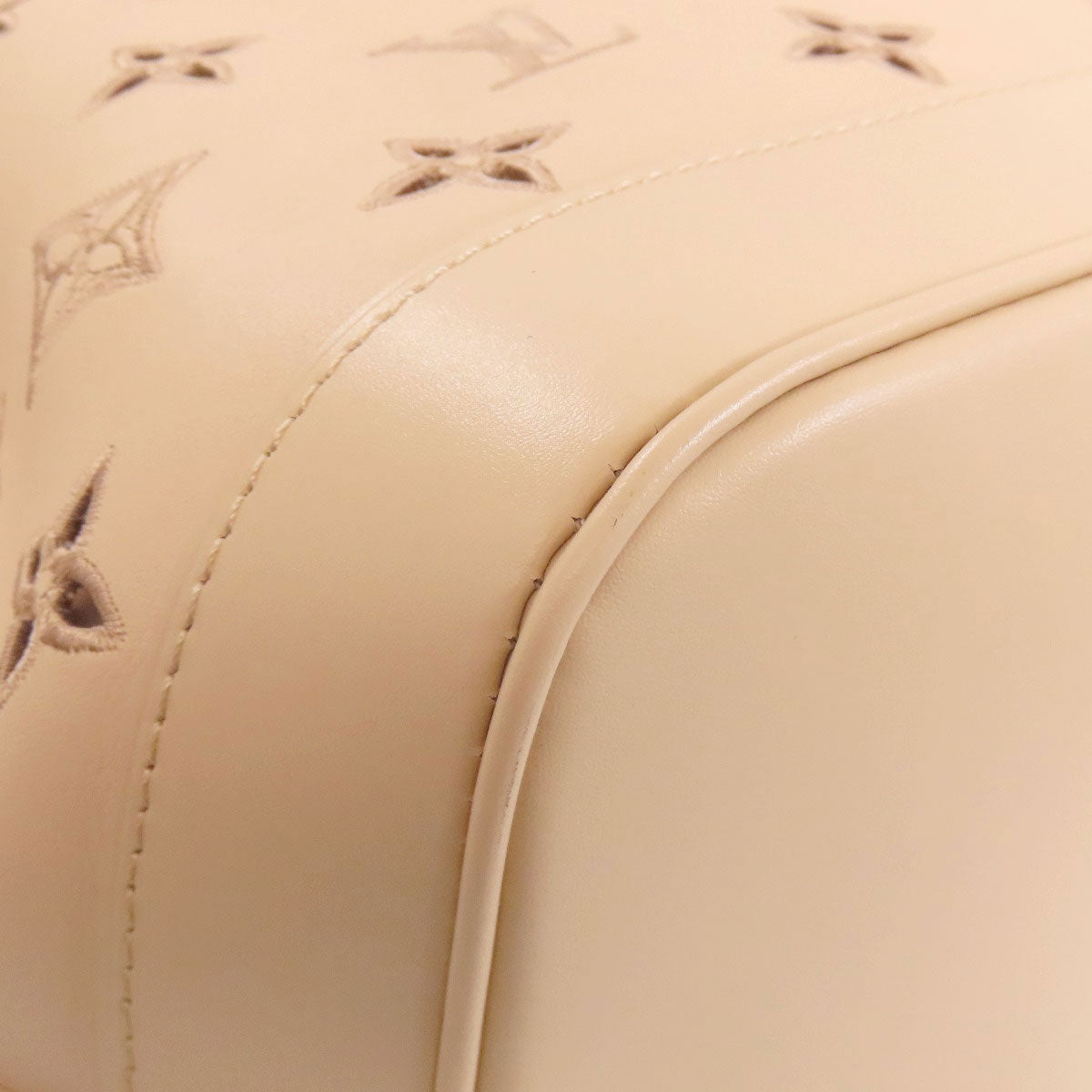 LOUIS VUITTON M22861 Petit Noe Broderie Anglaise Handbag Calf Ladies [Used]