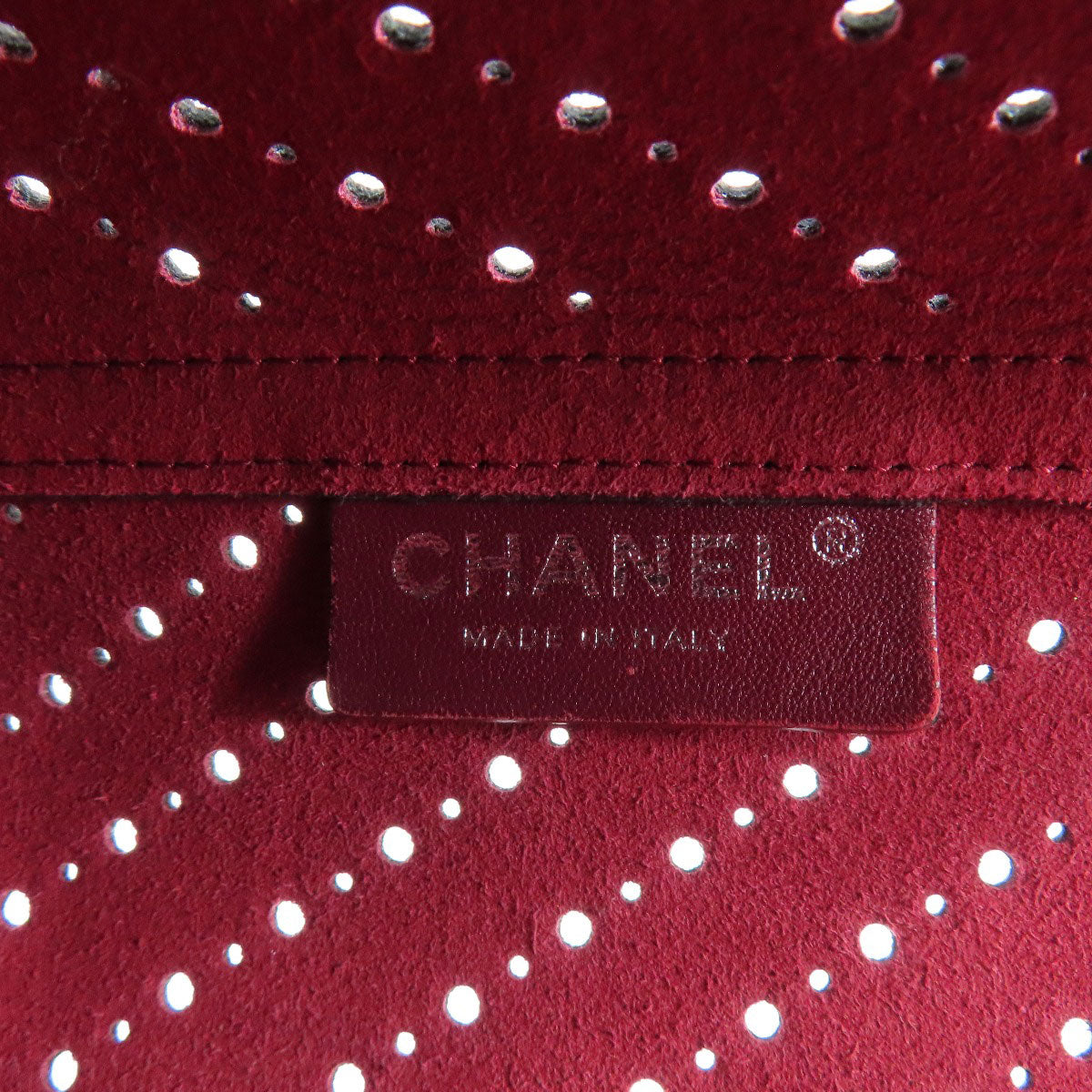 CHANEL Chain Tote Punching SilverHardware Tote Bag Grained Calfskin Skin Ladies [Used]