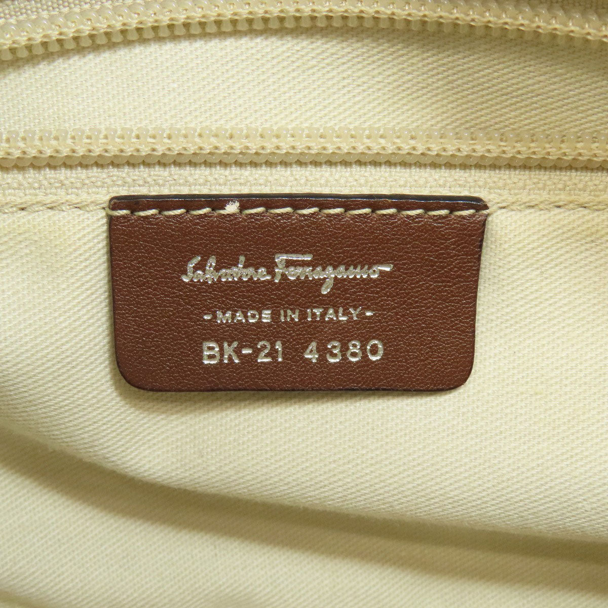 Salvatore Ferragamo   Handbag Gancini Hardware motif Leather Ladies