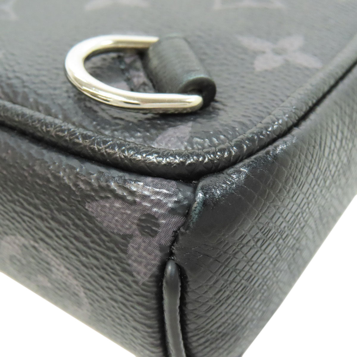 LOUIS VUITTON M30741 outdoor sling bag body bag Taigalama Ladies [Used]