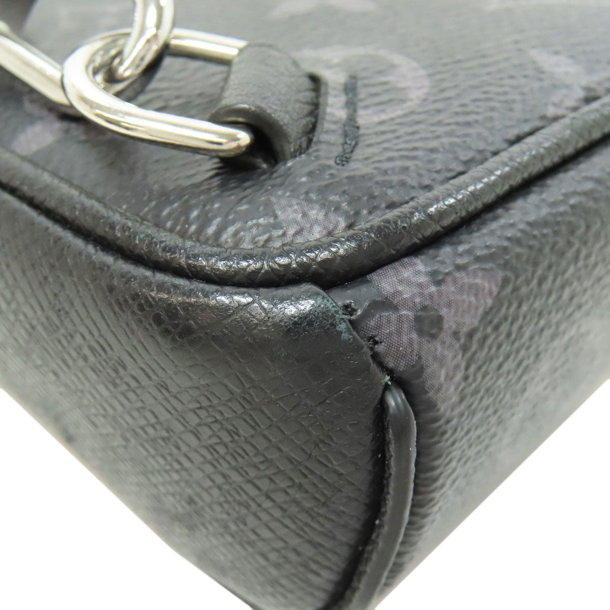 LOUIS VUITTON M30741 outdoor sling bag body bag Taigalama Ladies [Used]