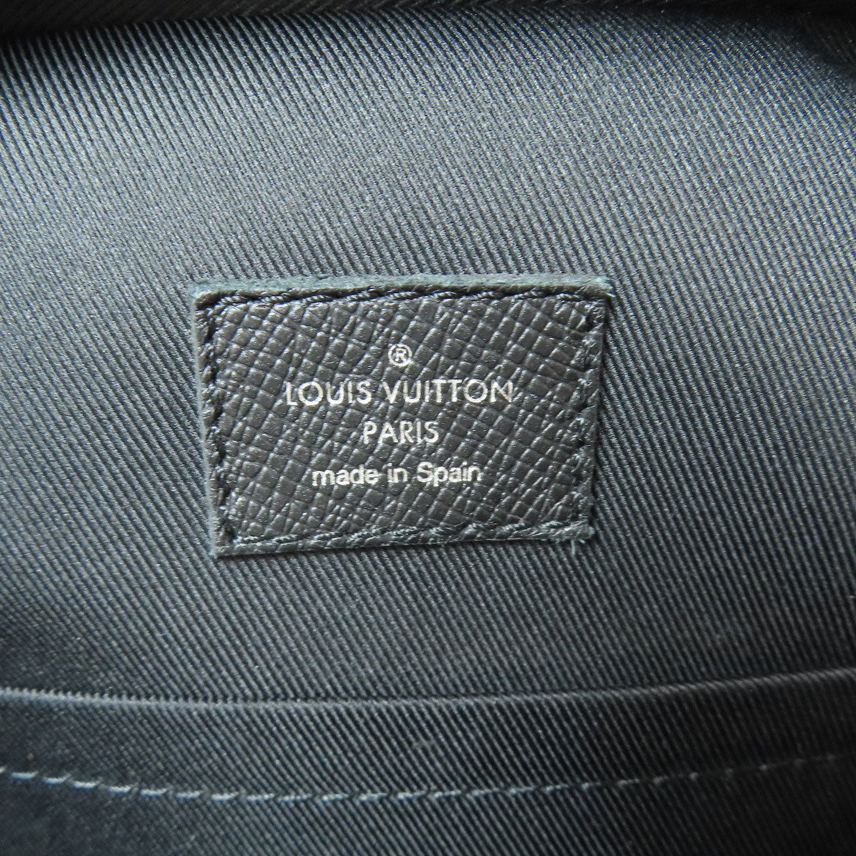 LOUIS VUITTON M30741 outdoor sling bag body bag Taigalama Ladies [Used]