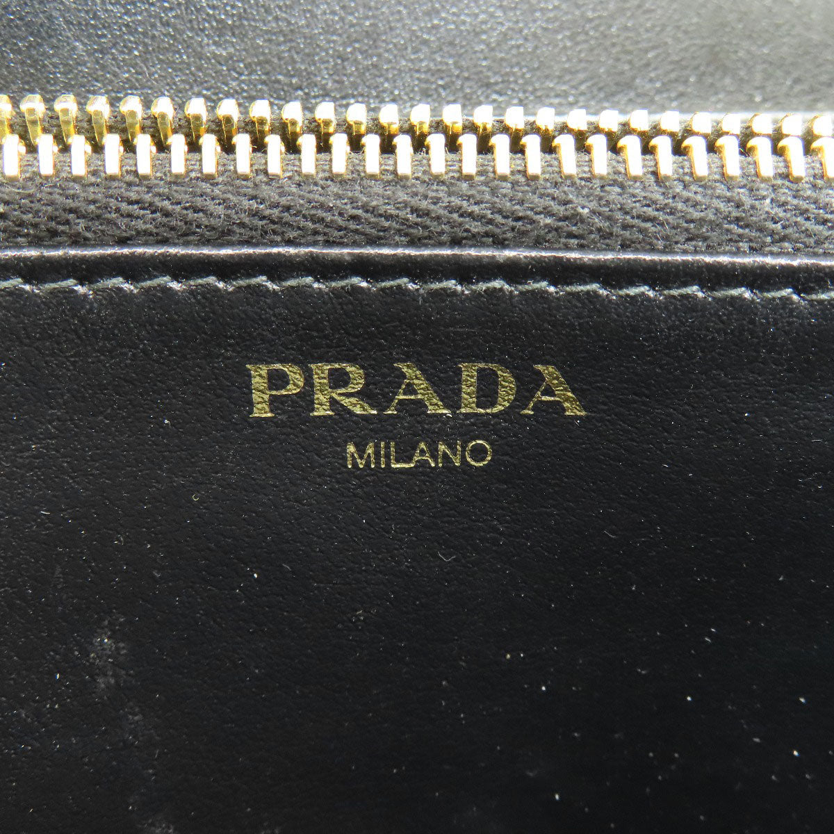 PRADA Zip Around Long wallet (with coin pocket) Leather Ladies [Used]