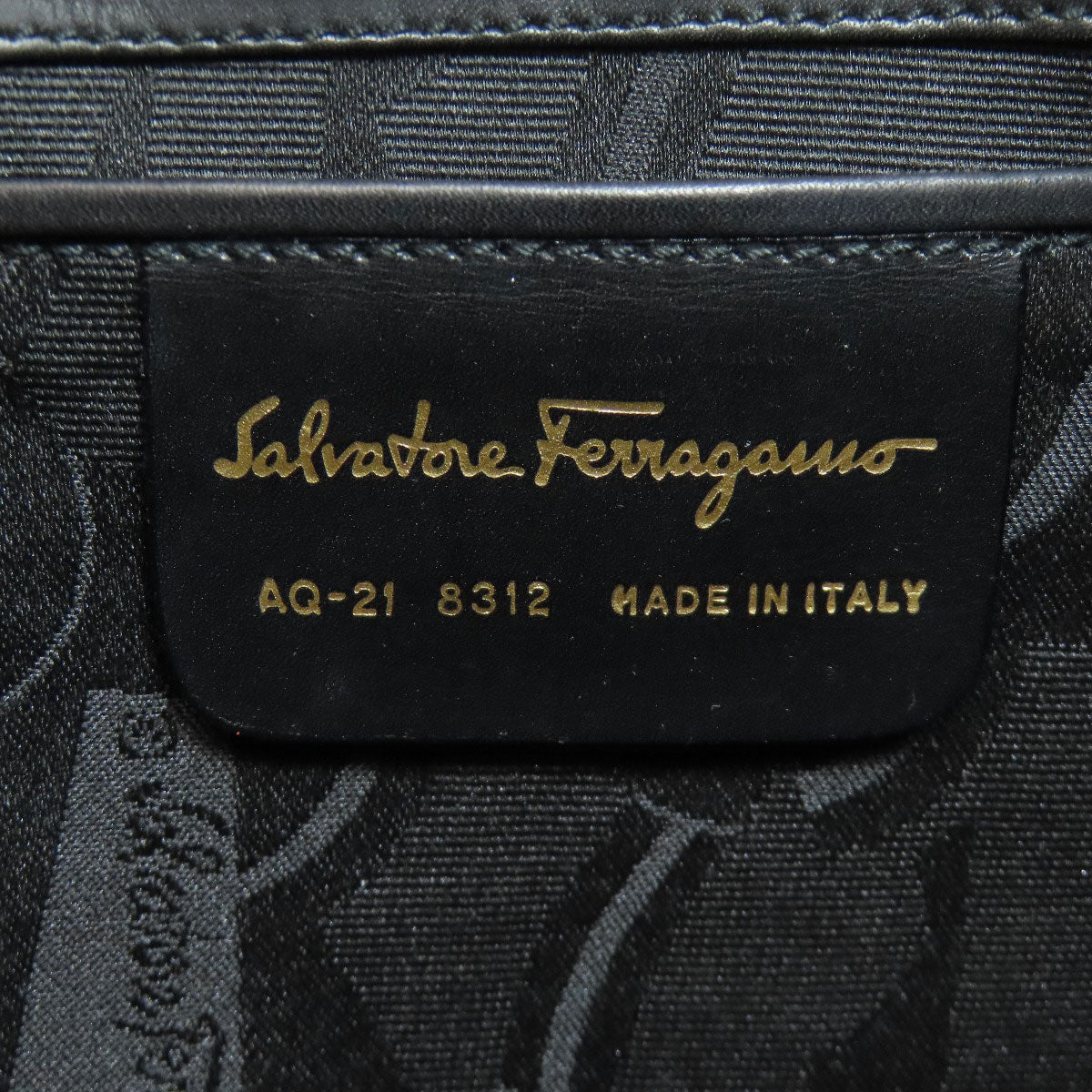 Salvatore Ferragamo One belt drawstring bag Shoulder Bag Leather Ladies [Used]