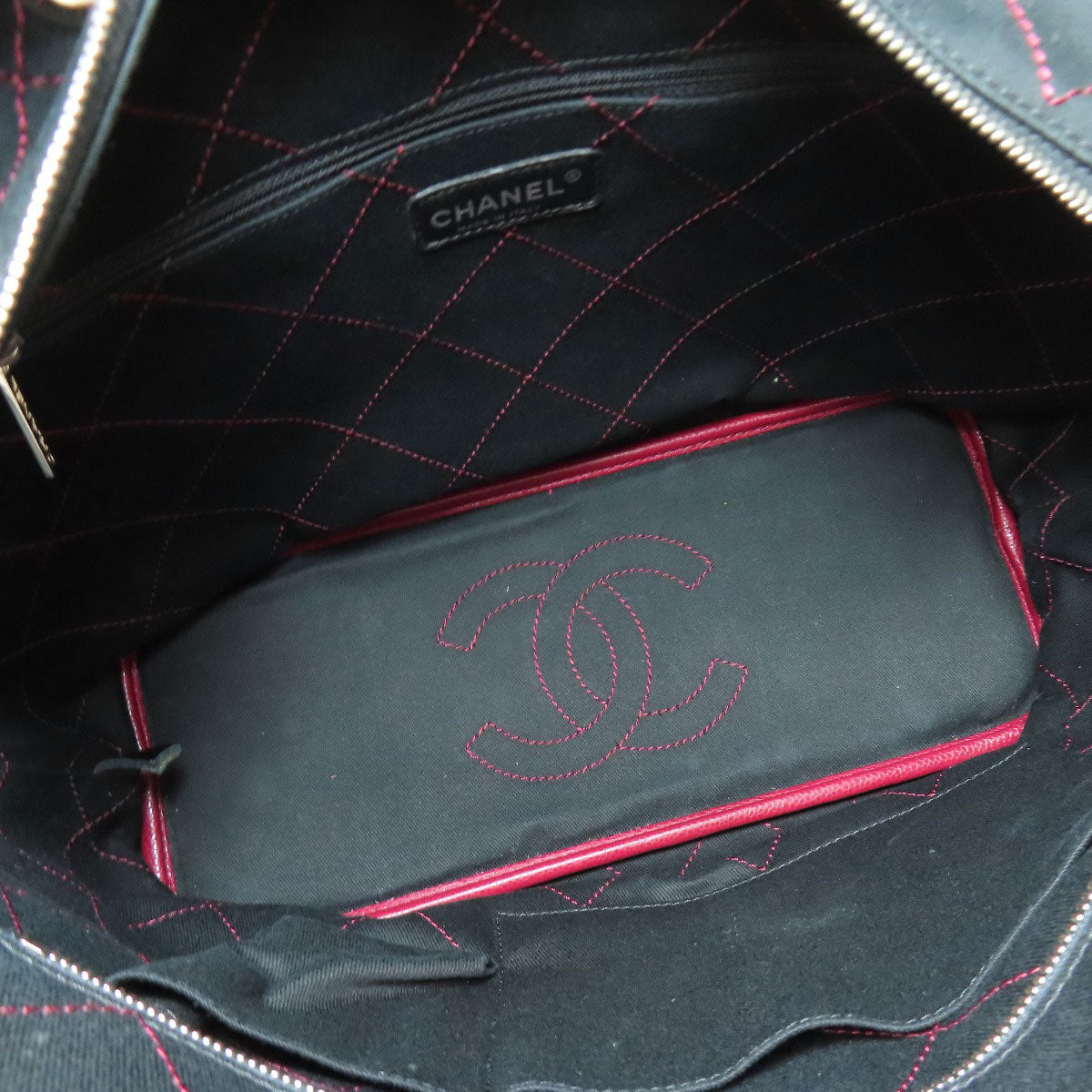 CHANEL On the Road SilverHardware Tote Bag Grained Calfskin Skin Ladies [Used]