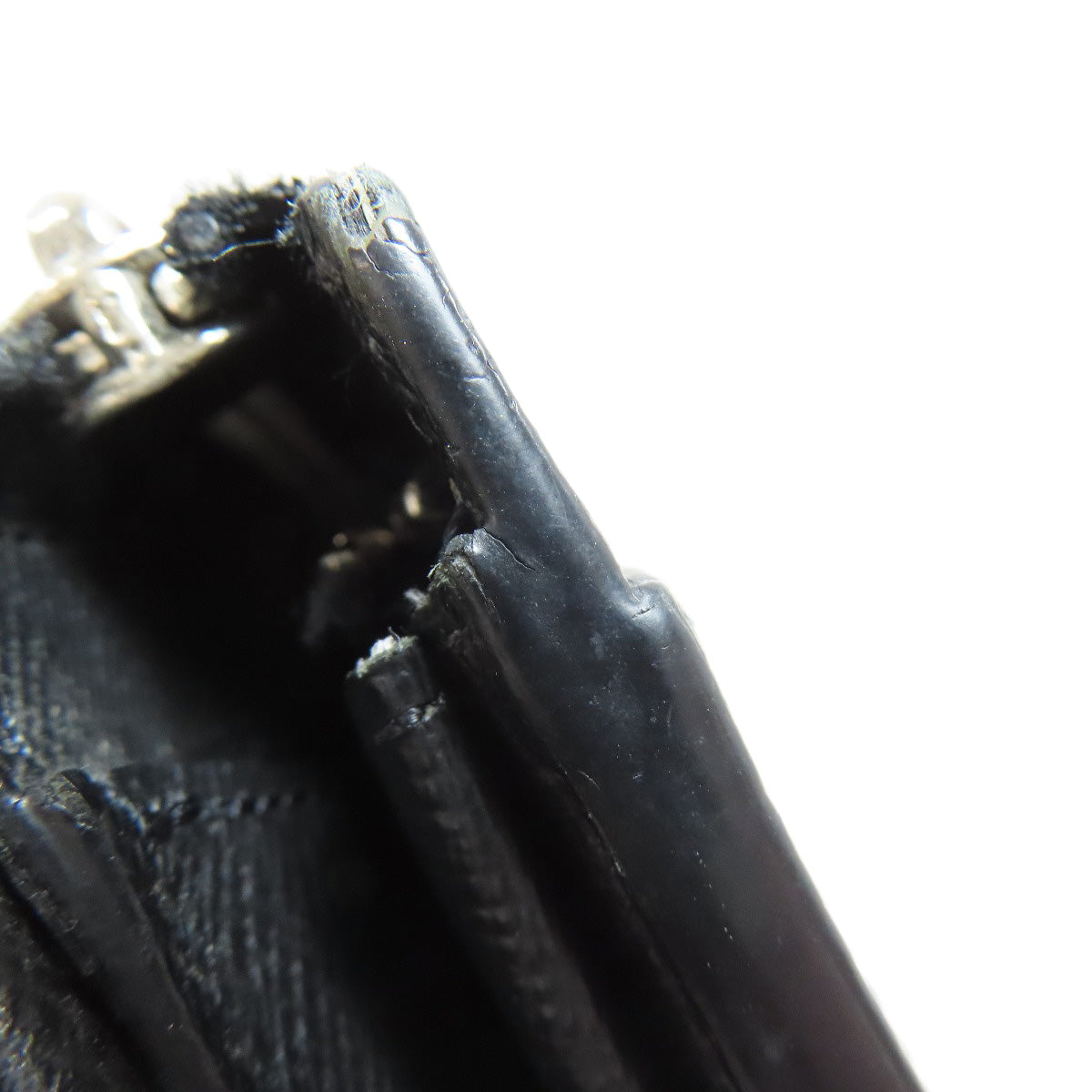 LOUIS VUITTON M69409 Zippy Dragonne Long wallet (with coin pocket) Taiga mens [Used]