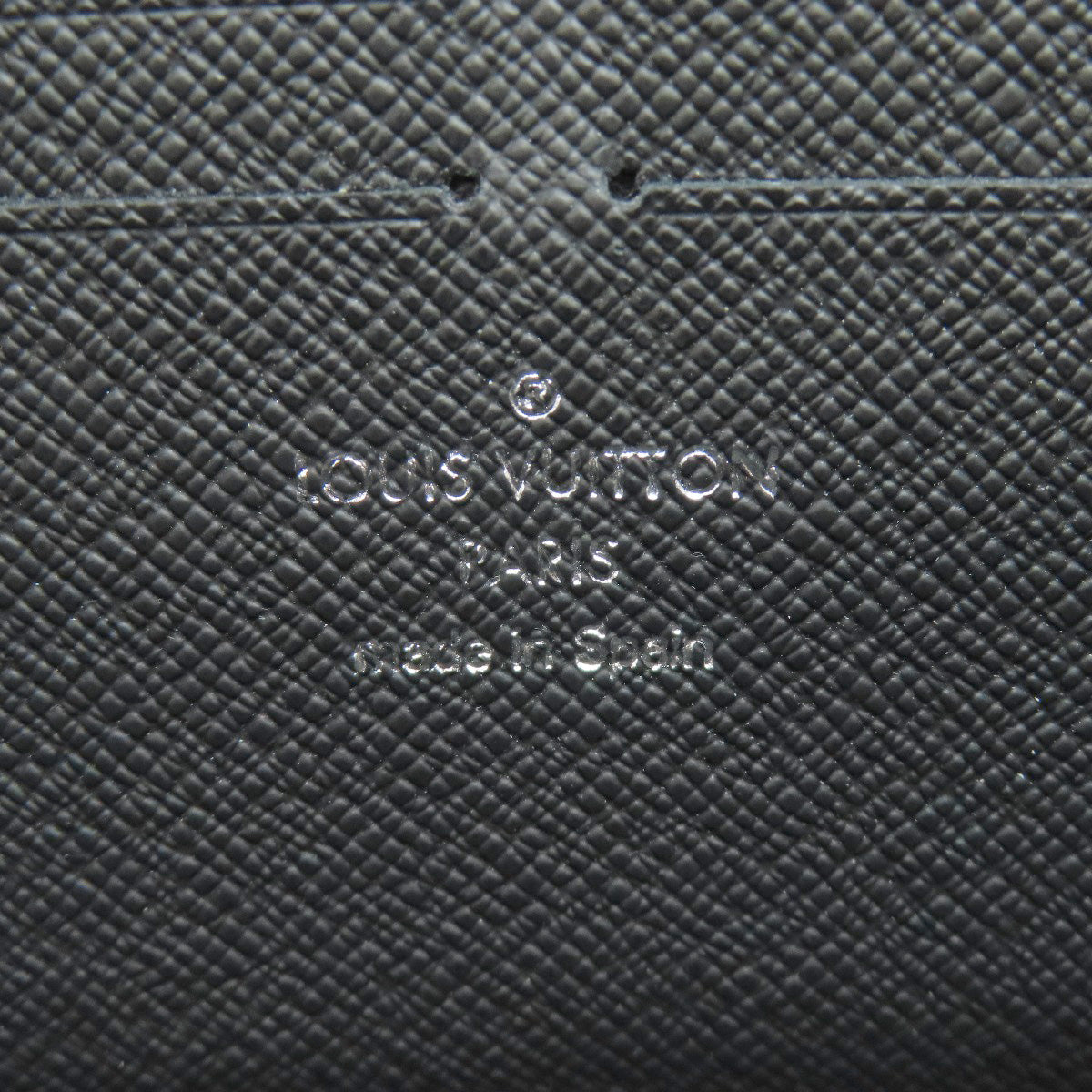 LOUIS VUITTON M69409 Zippy Dragonne Long wallet (with coin pocket) Taiga mens [Used]