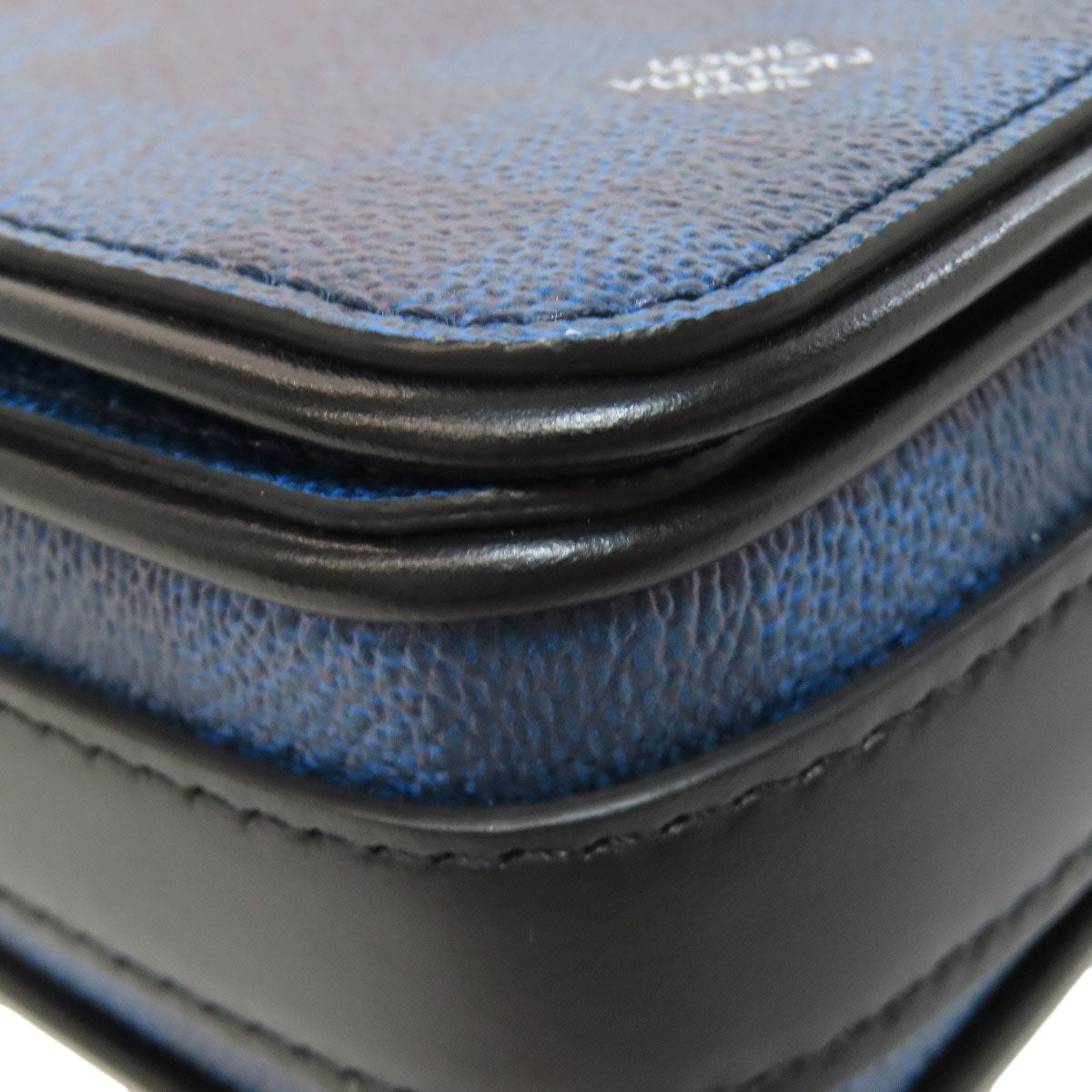 LOUIS VUITTON N50026 Studio Messenger 3D Shoulder Bag Damier canvas mens [Used]