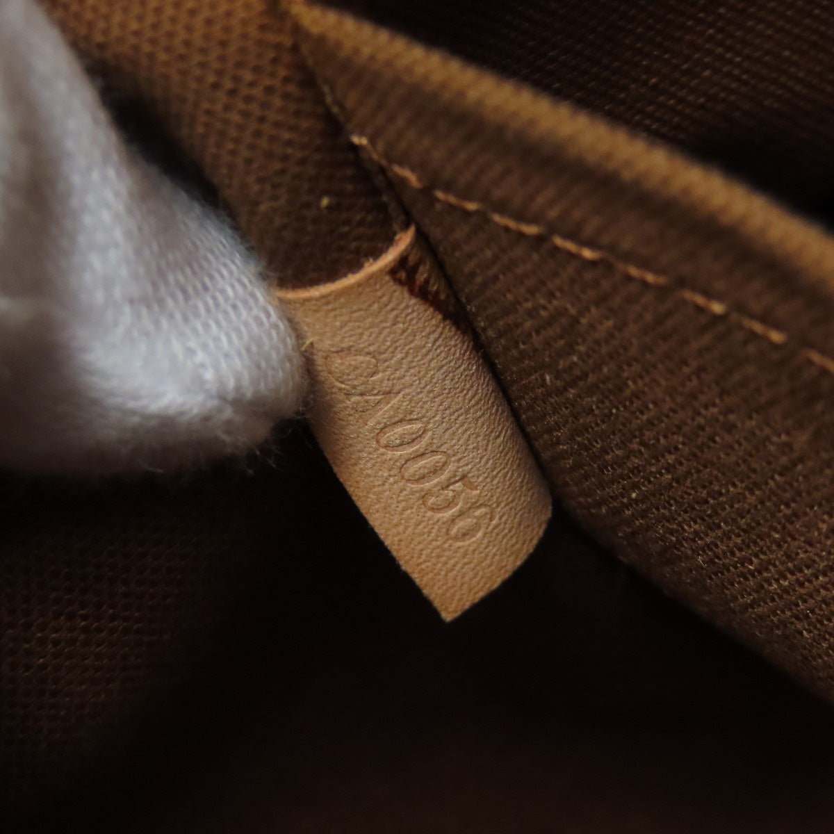 LOUIS VUITTON M40075 Tulam GM Shoulder Bag Monogram canvas Ladies [Used]