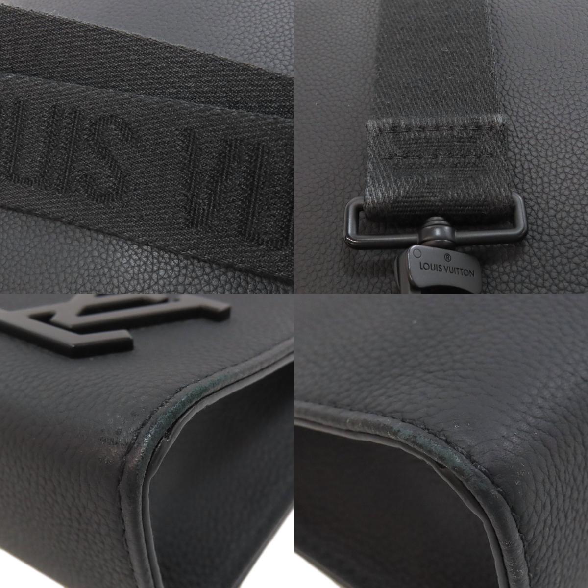 LOUIS VUITTON M59329 Messenger Voyage Aerogram Shoulder Bag Calf Ladies [Used]