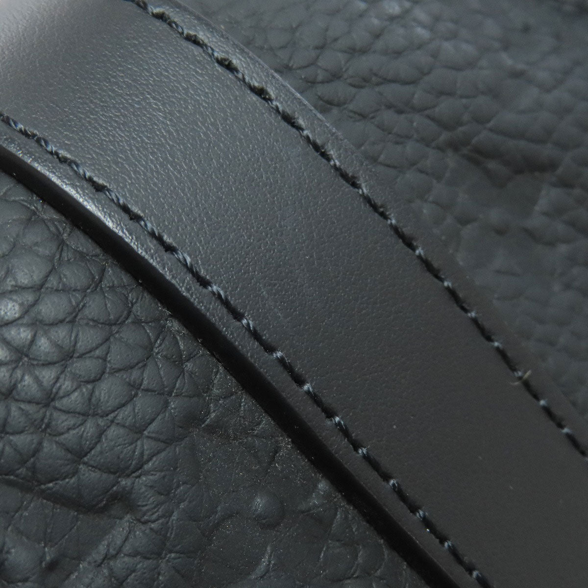 LOUIS VUITTON M20900 Keepall Bandouliere 25 Handbag Taurillon ClemenceLeather mens [Used]