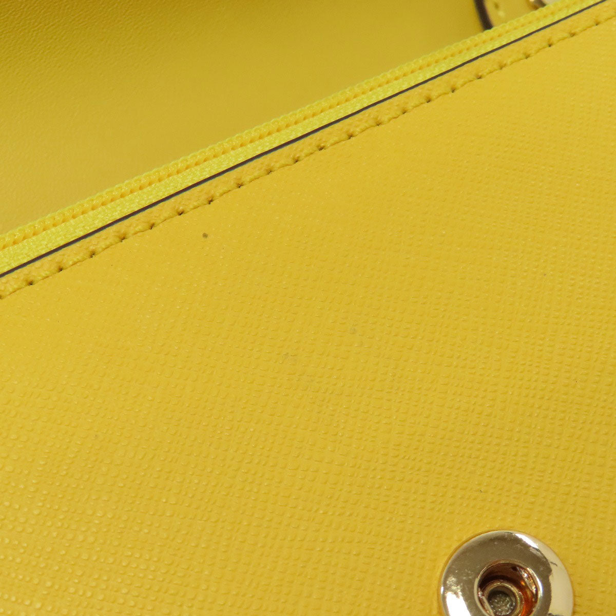 Michael Kors ChainShoulder wallet Long wallet (with coin pocket) Leather Ladies [Used]