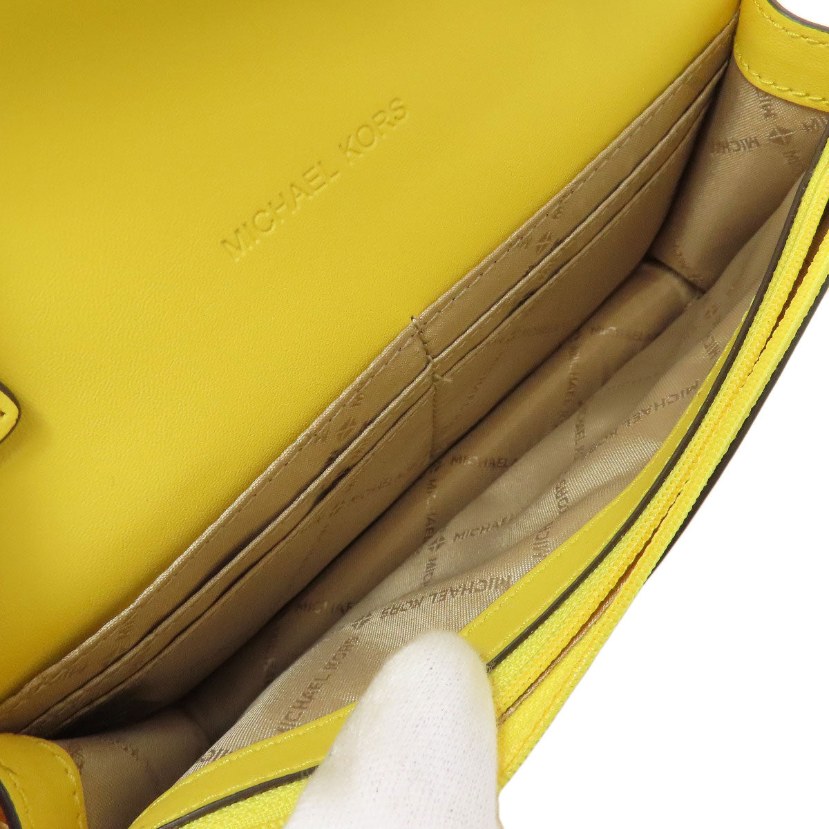 Michael Kors ChainShoulder wallet Long wallet (with coin pocket) Leather Ladies [Used]