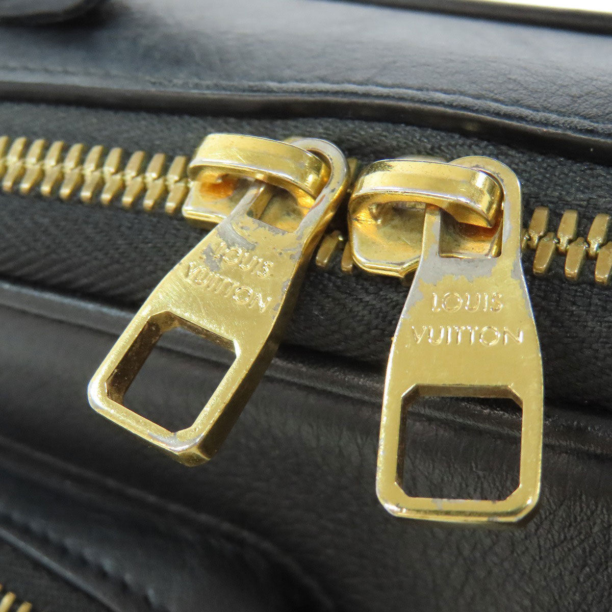 LOUIS VUITTON M80450 Utility crossbody body bag Calf Ladies [Used]