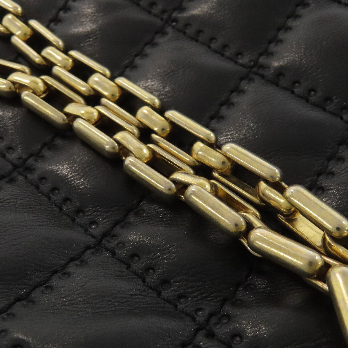 CHANEL Matelasse 2WAY GoldHardware Handbag Calf Ladies [Used]
