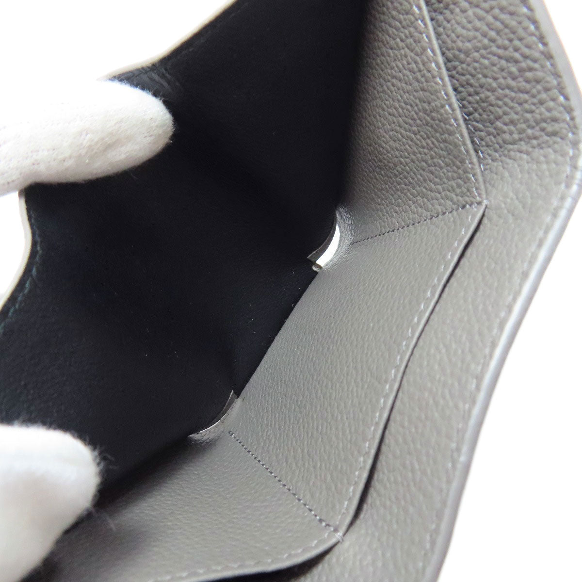 SAINT LAURENT Tri-fold logo Bifold Wallet with Coin Pocket Leather Ladies [Used]