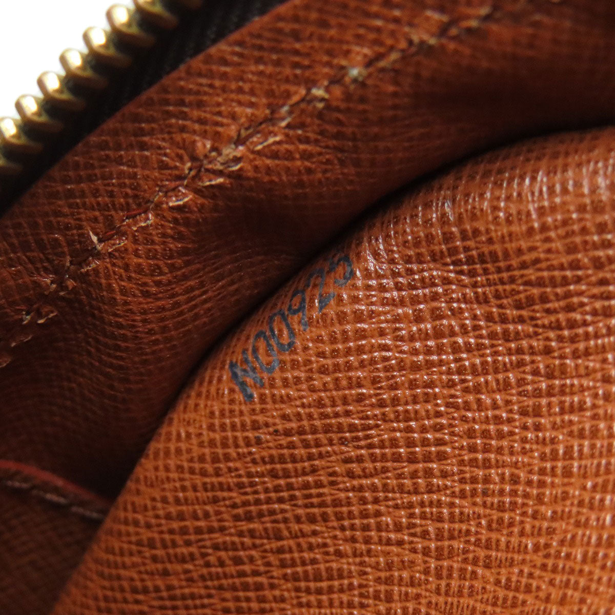 LOUIS VUITTON M51221 Blower Shoulder Bag Monogram canvas Ladies [Used]