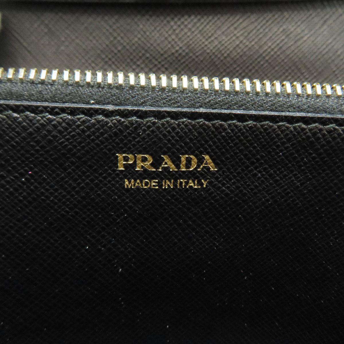 PRADA logo Long wallet (with coin pocket) Safiano Ladies [Used]