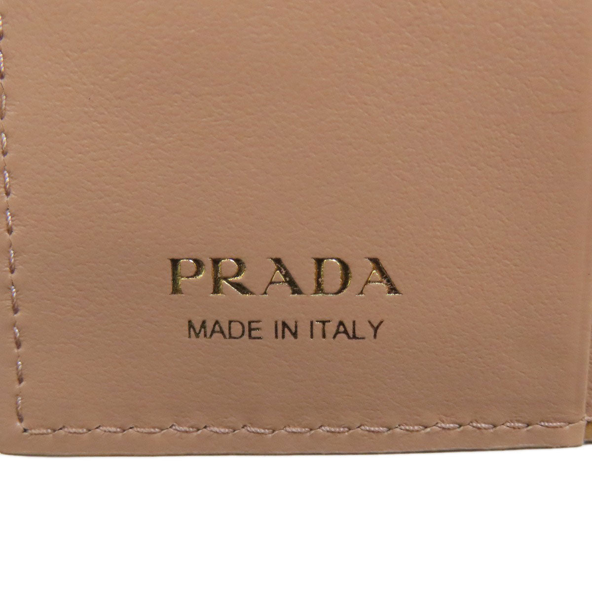PRADA logo Bifold Wallet with Coin Pocket Leather Ladies [Used]