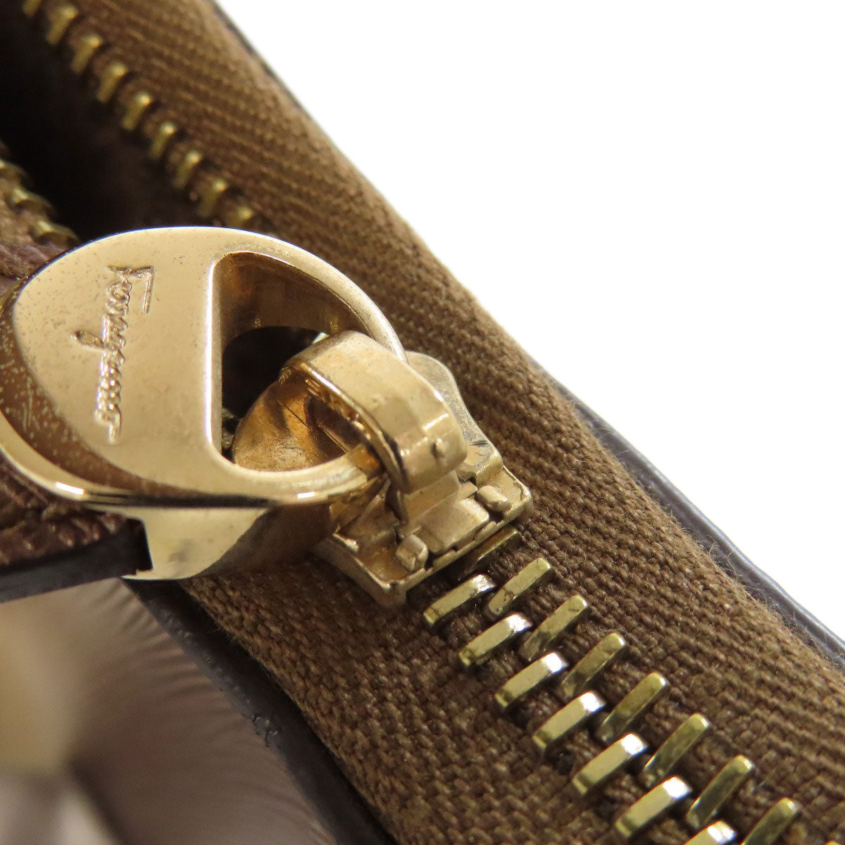 Salvatore Ferragamo GanciniHardware Handbag Leather Ladies [Used]