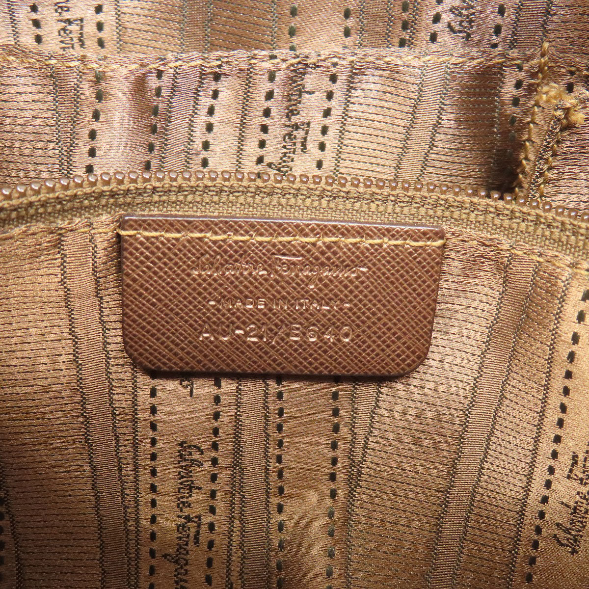 Salvatore Ferragamo GanciniHardware Handbag Leather Ladies [Used]