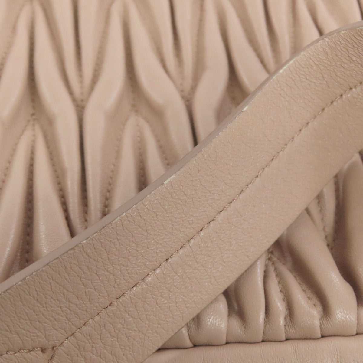 MIUMIU one belt matelasse 2WAY Shoulder Bag Leather Ladies [Used]