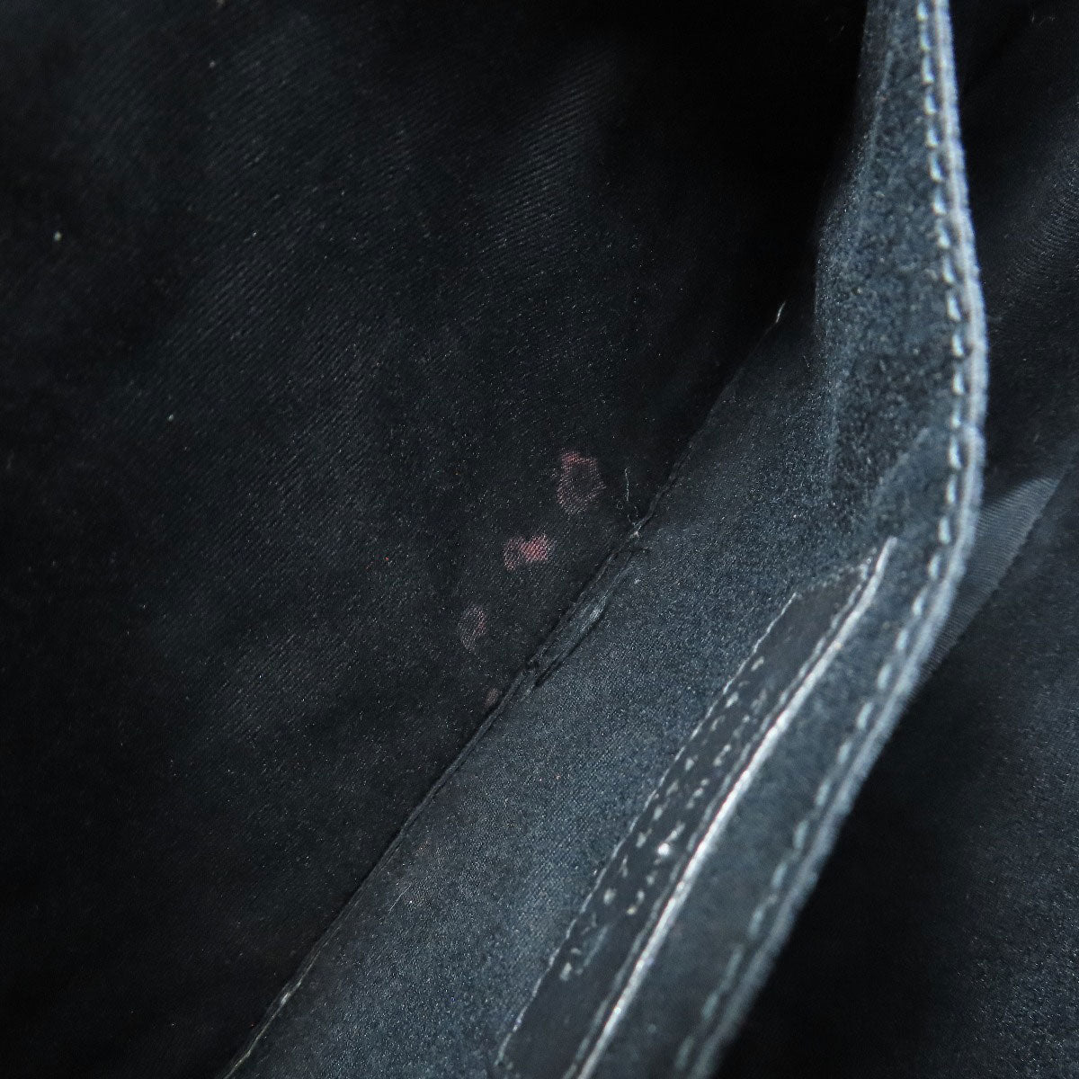 SAINT LAURENT Lou V Stitch Shoulder Bag Calf Ladies [Used]