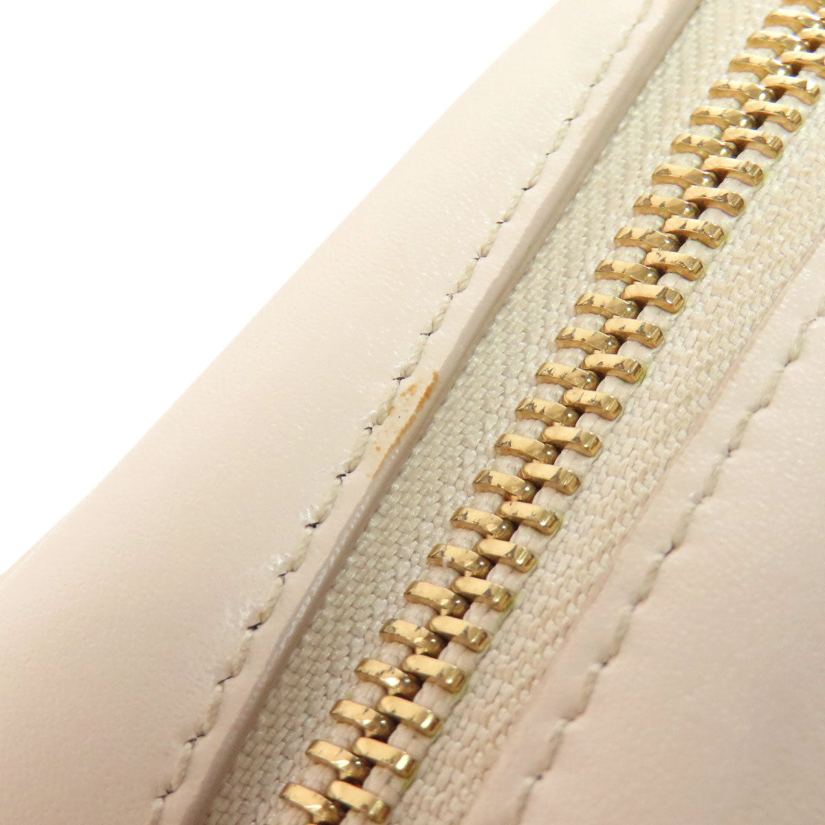 Salvatore Ferragamo Vara ribbon Shoulder Bag Leather Ladies [Used]