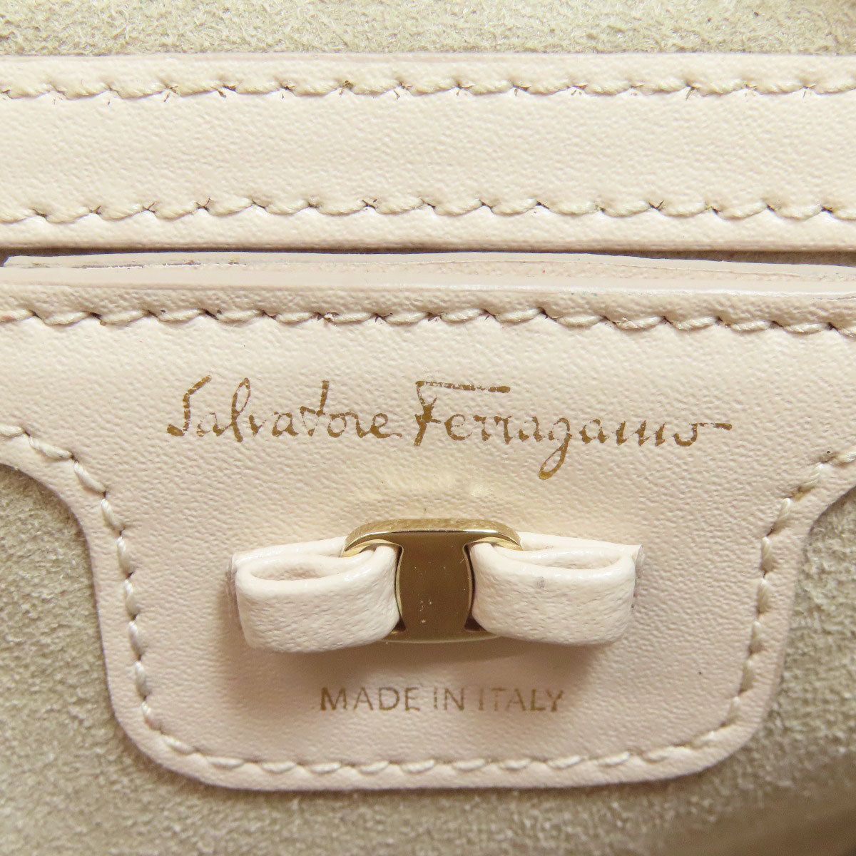 Salvatore Ferragamo Vara ribbon Shoulder Bag Leather Ladies [Used]